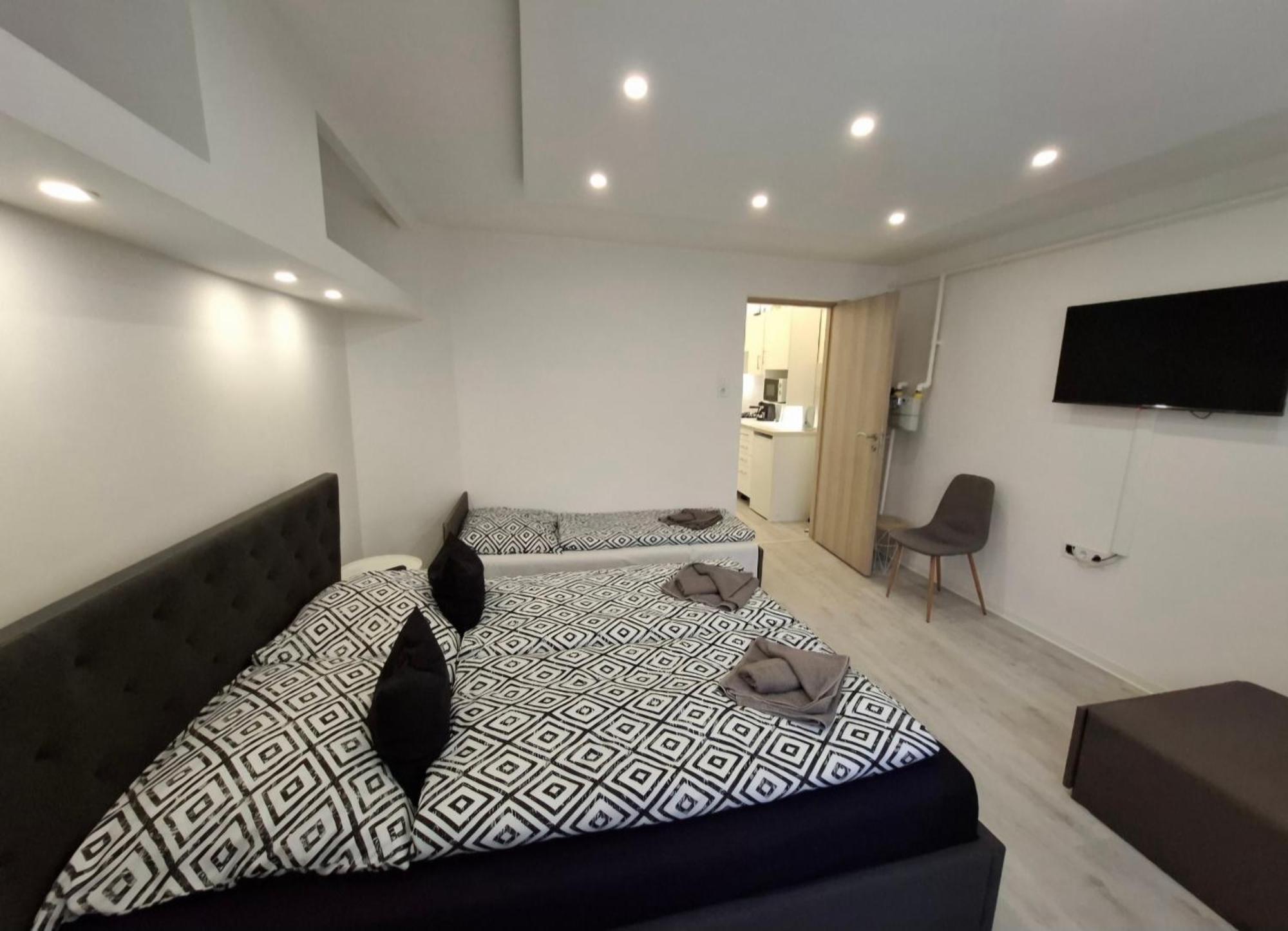 Belvarosi Apartman Self Check-In Вашарошнамень Экстерьер фото