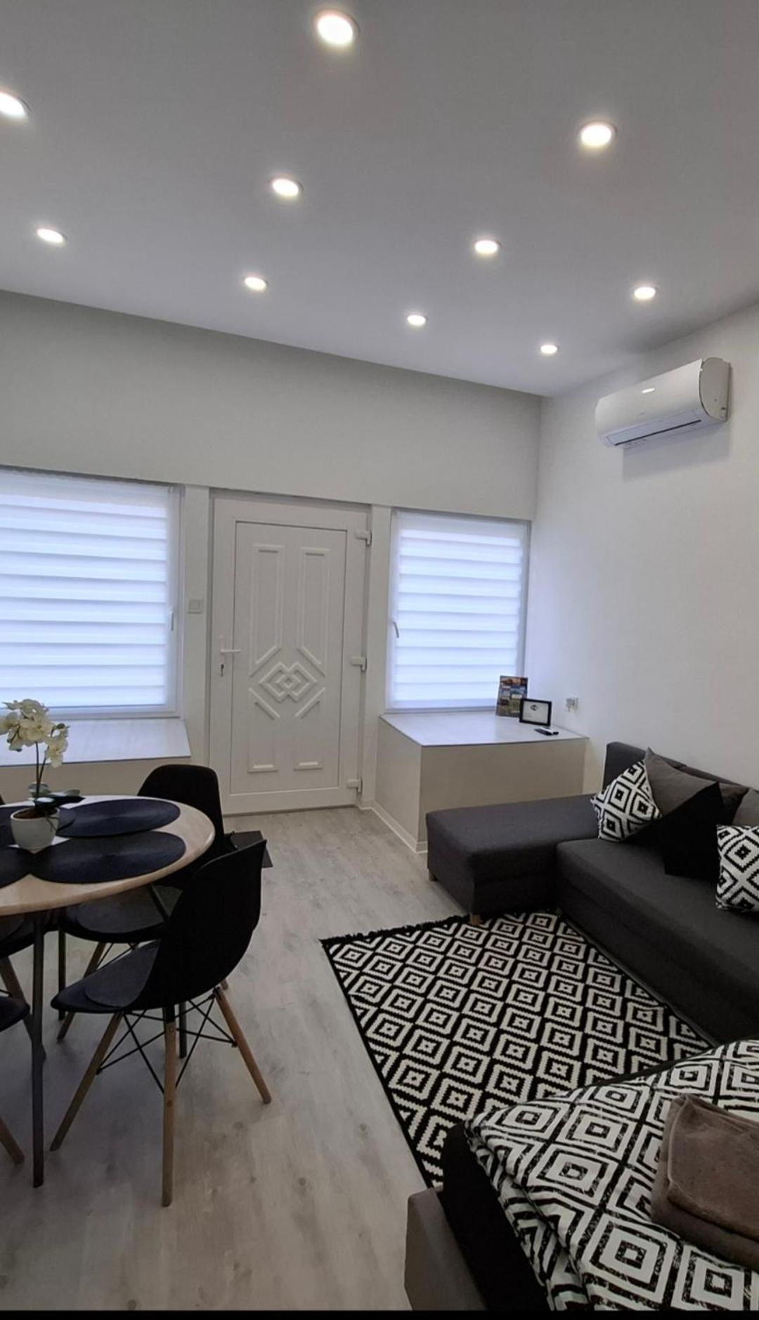Belvarosi Apartman Self Check-In Вашарошнамень Экстерьер фото